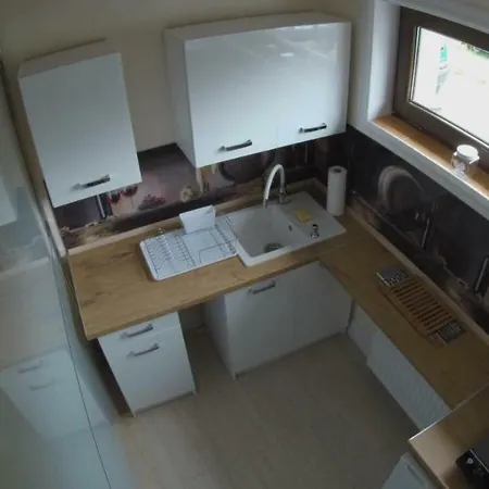 Apartament Wine House アパート ヤボジェ