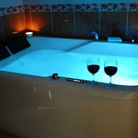 Apartament Wine House アパート ヤボジェ