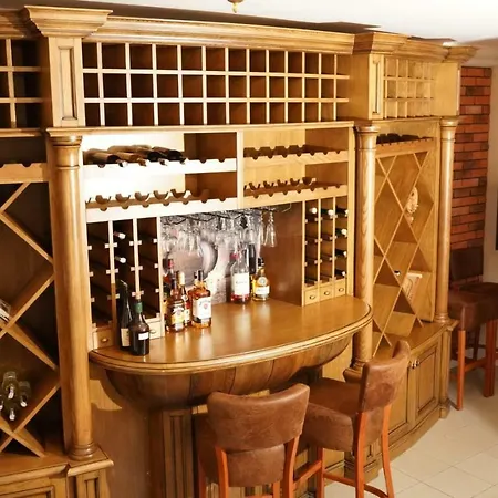 Apartament Wine House アパート ヤボジェ